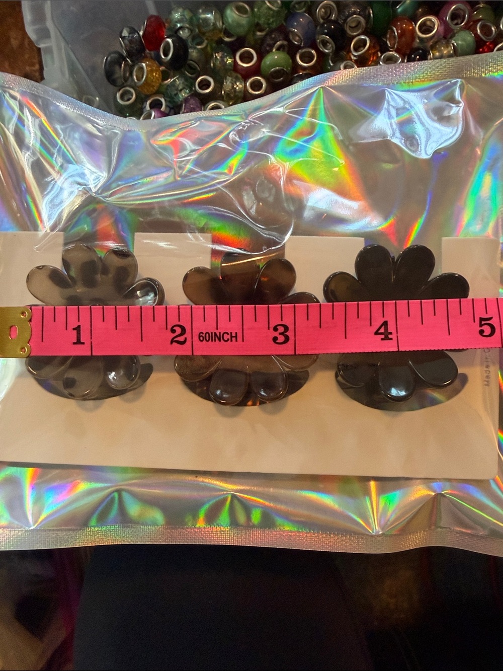 Set of 3 Floral Resin Hair Clips — Black and Brown Tones - Picture 6 of 7